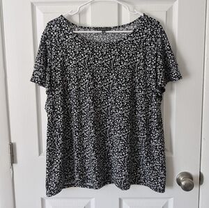 Adrianna Papell | Stretch Knit Flutter Sleeve Top In Floral Black | Size 1X